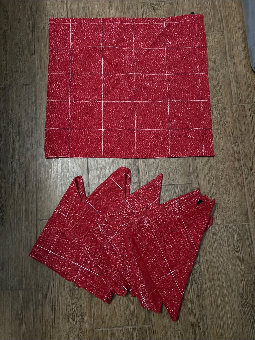 6 Red Checkered Cloth Napkins with metallic weave throughout - Home Accents